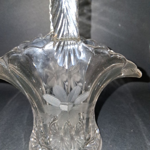 Duncan and Miller 9" Glass Bride's Basket‎ - Picture 2 of 7